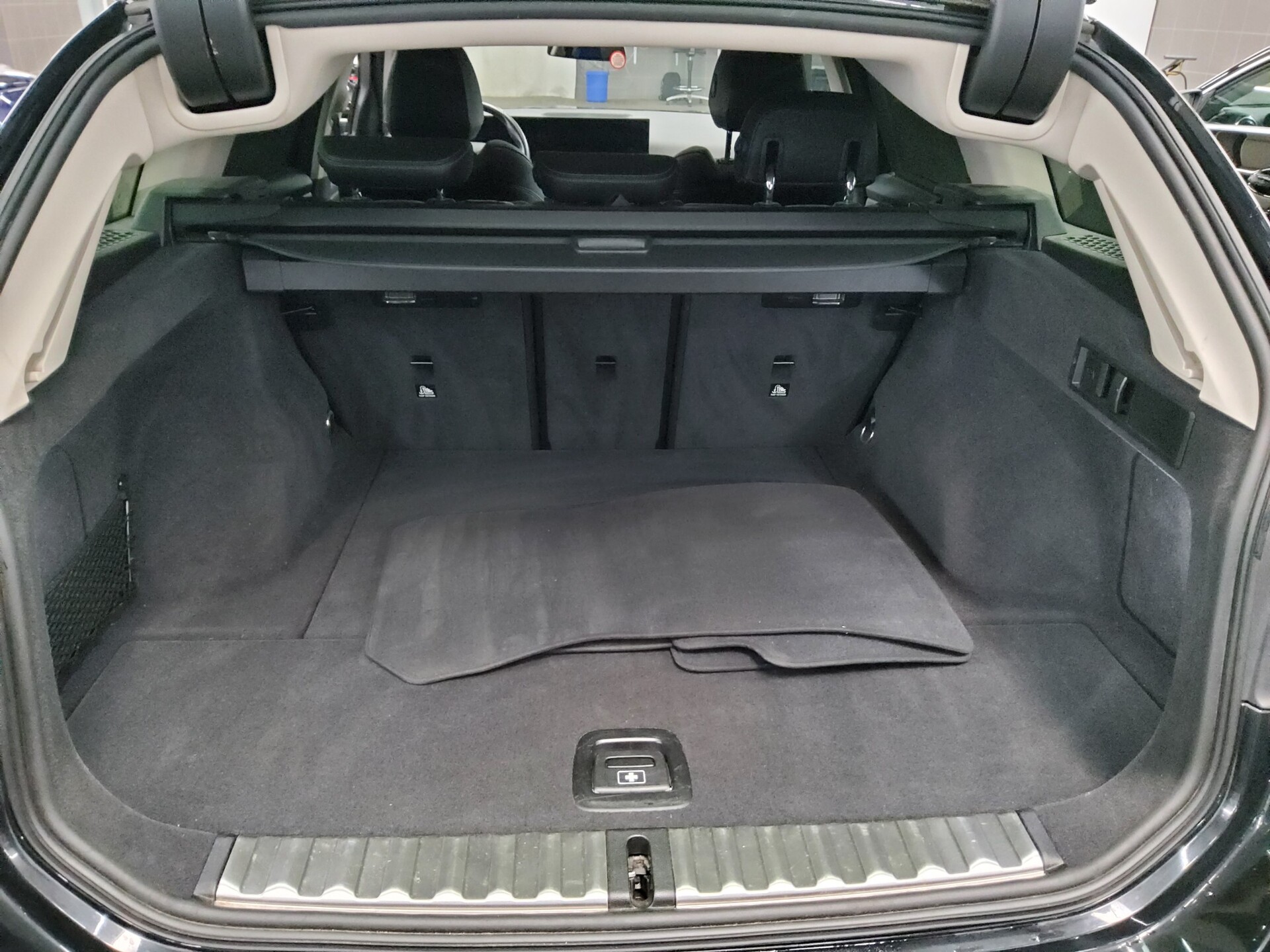 BMW 330dA Touring xDr T-Leder Navi LED Widescreen 12