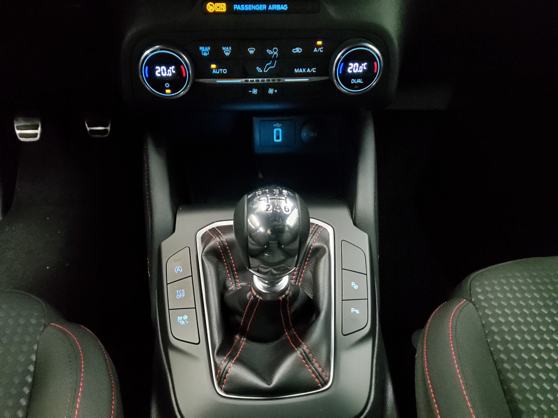 Ford Focus Turnier 1.5 EB ST-Line X Navi DC LED RFK 6