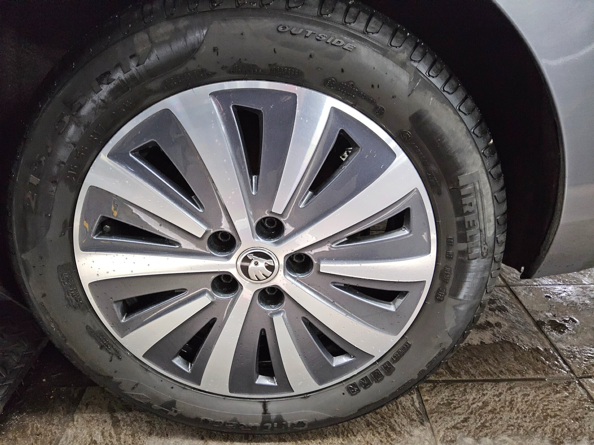 Skoda Superb Kombi 2.0 TDI Ambition Navi AID RFK AHK 11