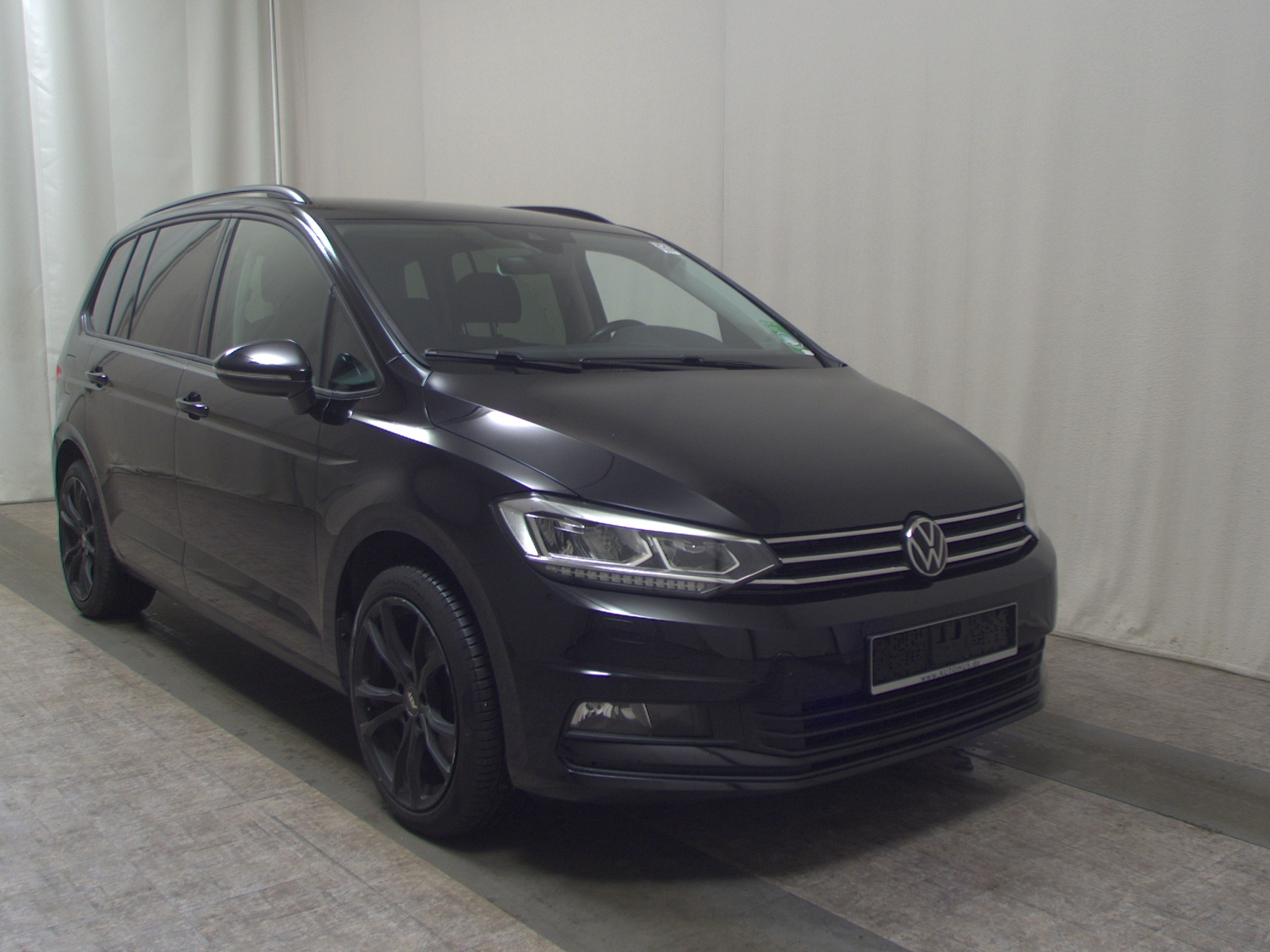 Volkswagen Touran 2.0 TDI Comf. Navi AID LED ACC Shz PDC 3