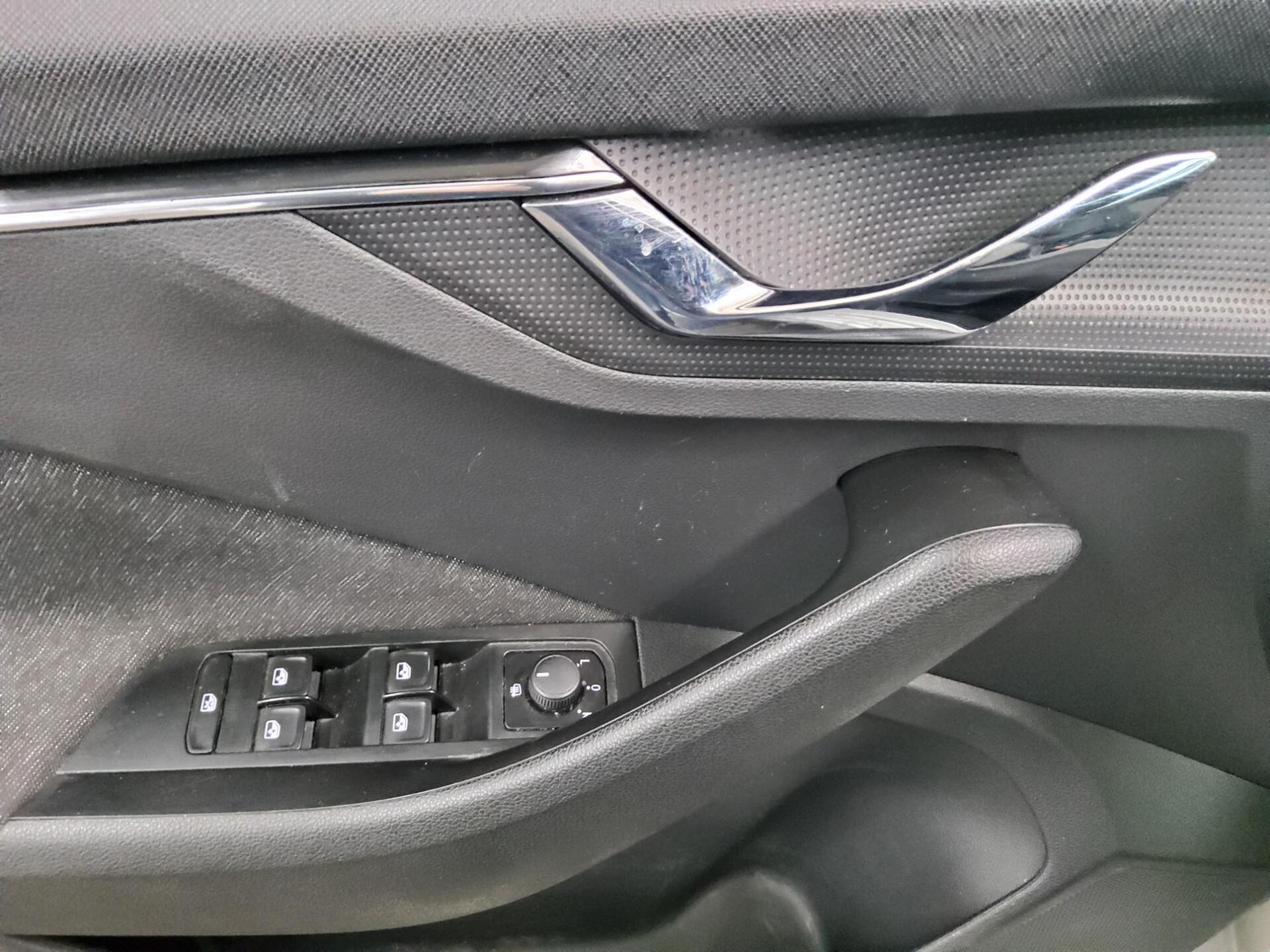 Skoda Kamiq 1.5 TSI Style Navi LED virtual ACC 10