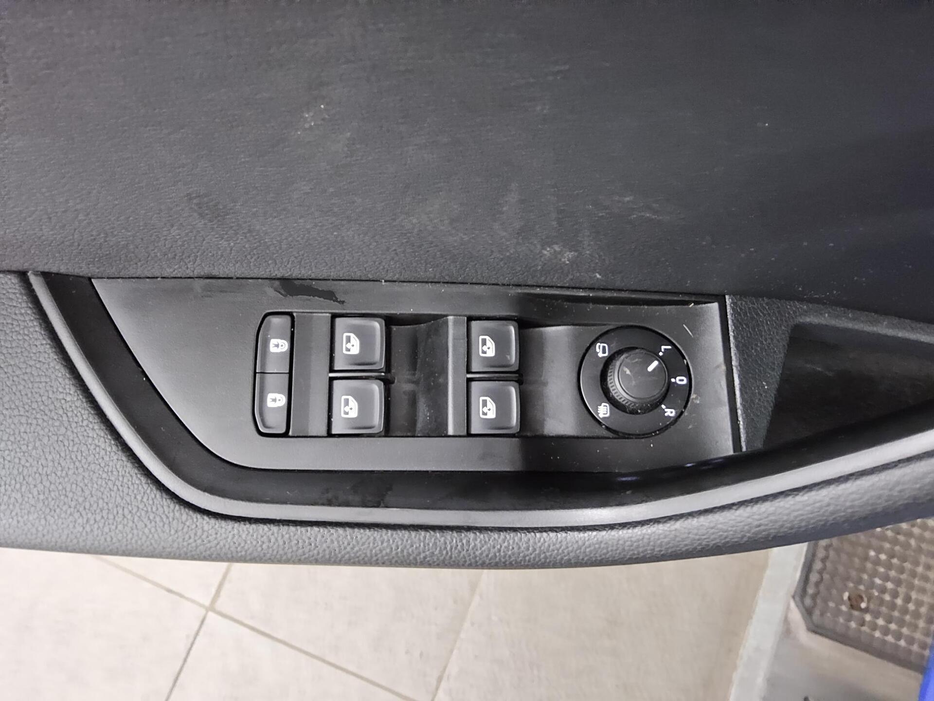 Skoda Superb Kombi 1.4 TSI iV Ambition Navi vc RFK ACC 10