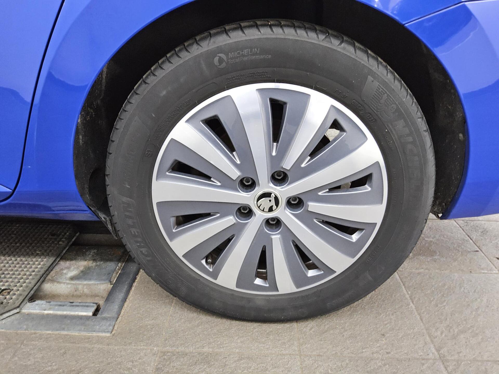 Skoda Superb Kombi 1.4 TSI iV Ambition Navi vc RFK ACC 11