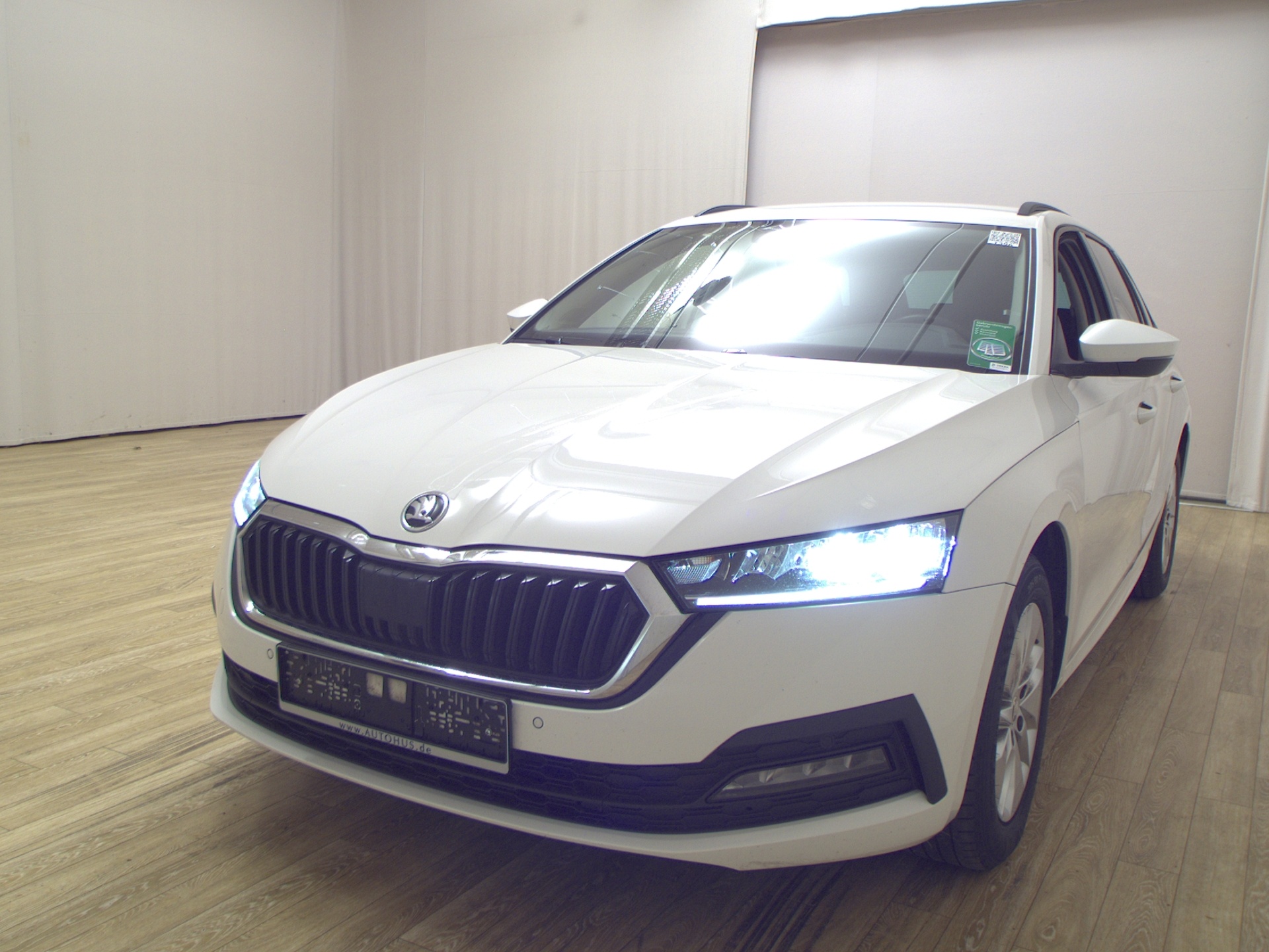 Skoda Octavia Kombi 2.0 TDI Ambition Navi LED vc Kessy 2