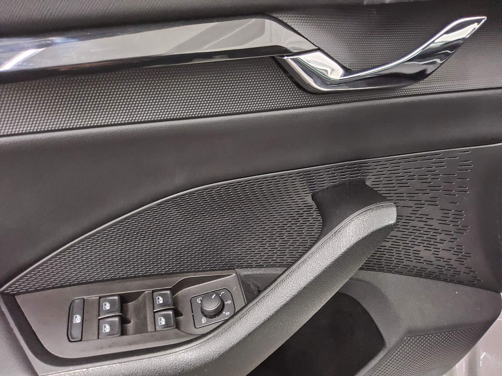 Skoda Octavia Kombi 2.0 TDI Ambition Navi LED vc Kessy 10