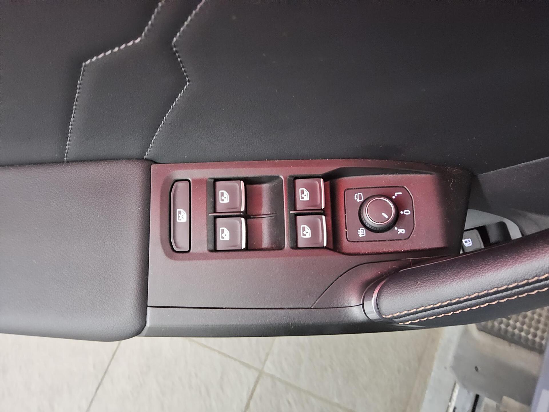 Cupra Leon 1.4 e-Hybrid Navi LED vc ACC PDC Shz 10