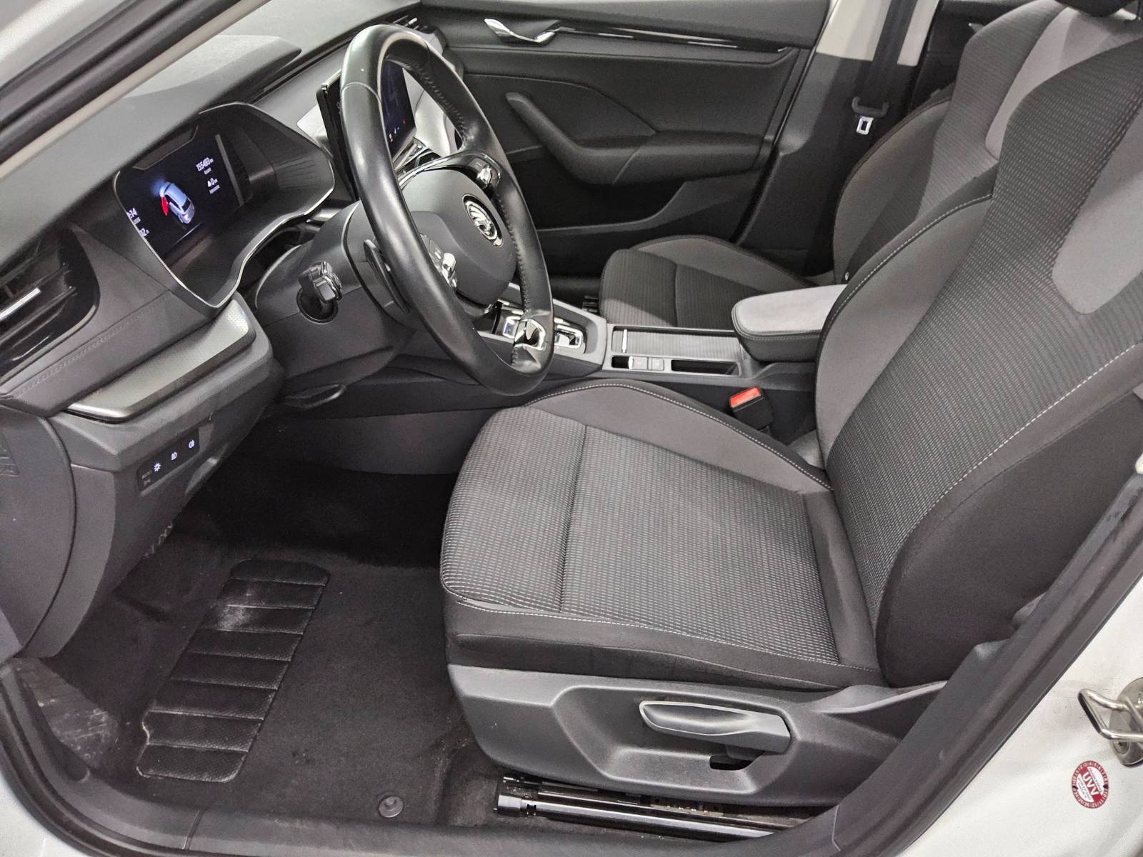 Skoda Octavia Kombi 2.0 TDI Ambition Navi LED vc AHK 9