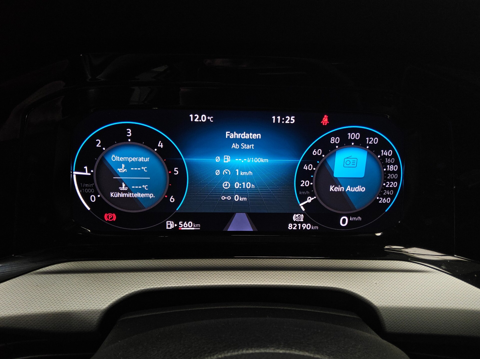 Volkswagen Golf-8 Var. 2.0 TDI LED DC PDC 8