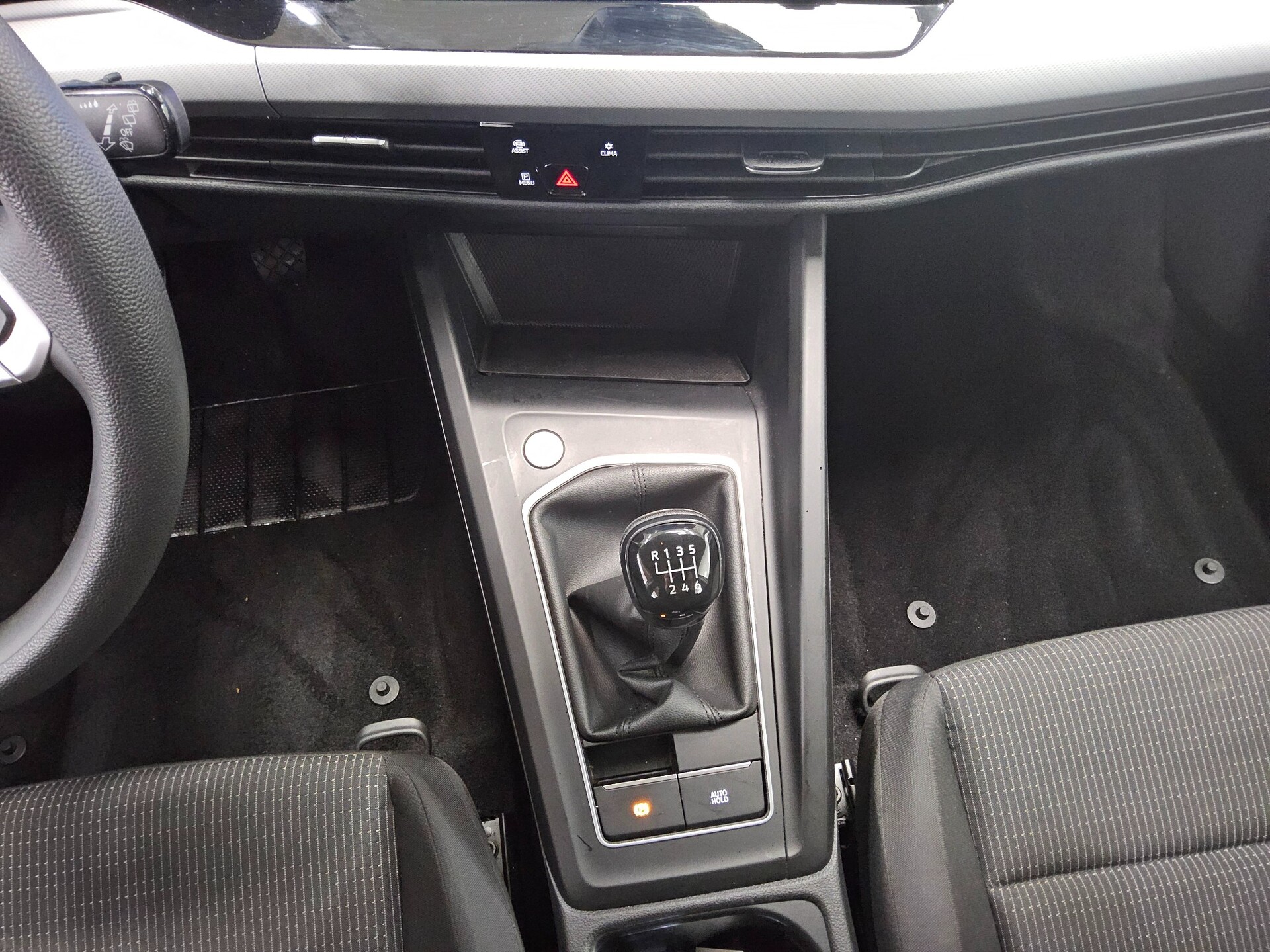 Volkswagen Golf-8 Var. 2.0 TDI LED DC PDC 6