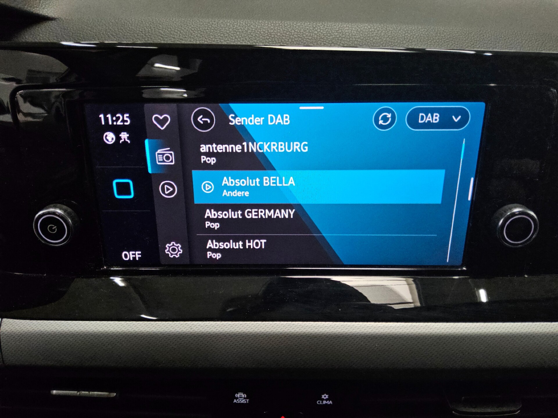 Volkswagen Golf-8 Var. 2.0 TDI LED DC PDC 7