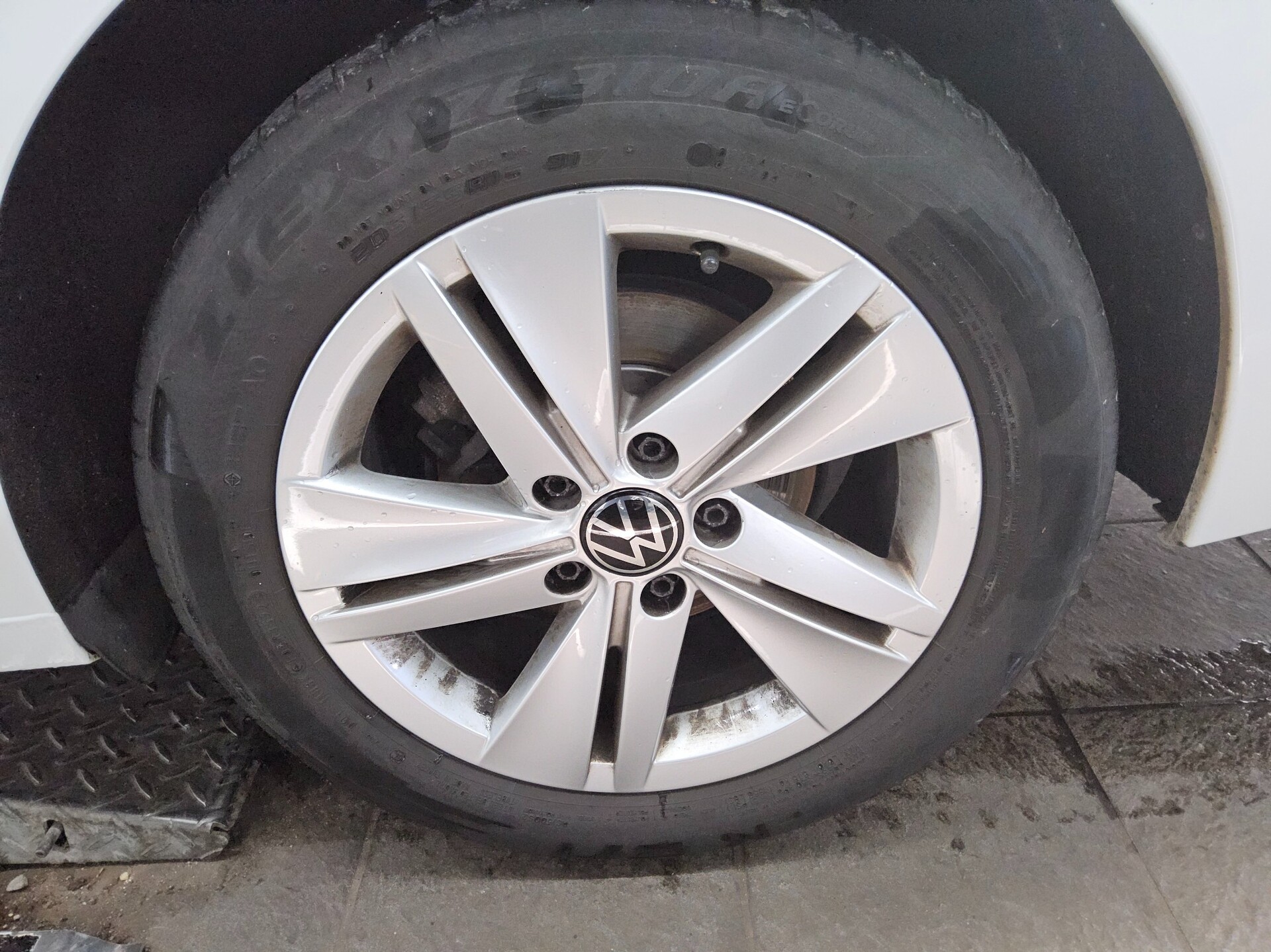 Volkswagen Golf-8 Var. 2.0 TDI LED DC PDC 11