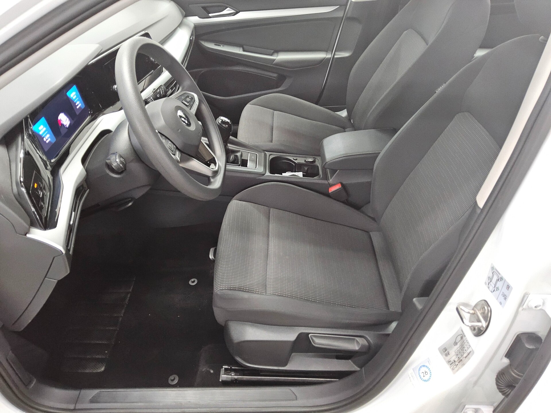 Volkswagen Golf-8 Var. 2.0 TDI LED DC PDC 9