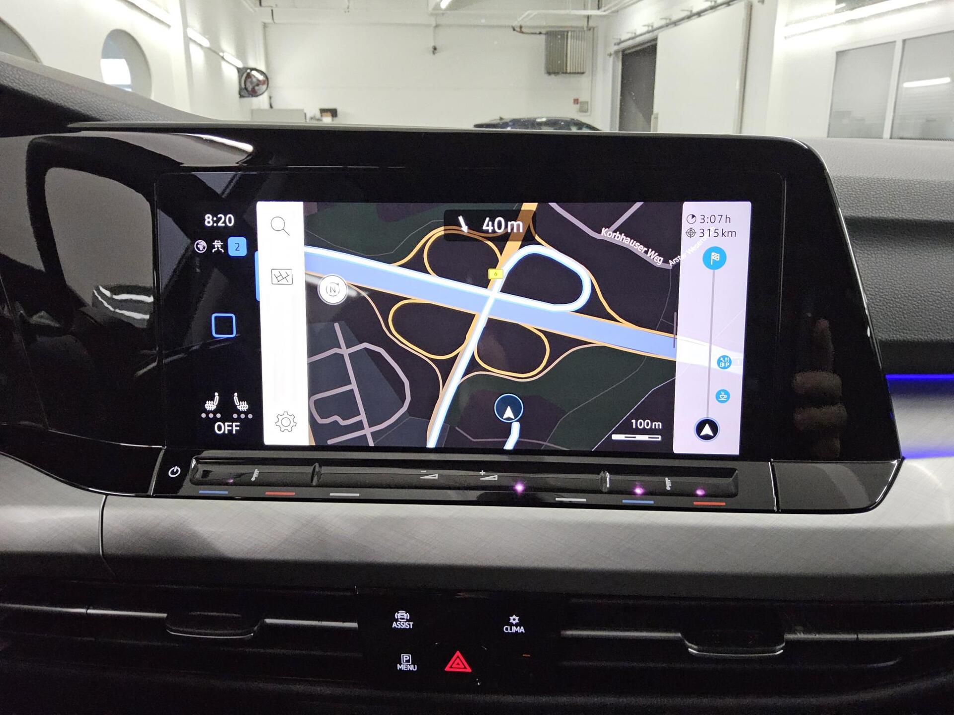 Volkswagen Golf-8 Var. 2.0 TDI Life Navi LED+ DC ACC 7