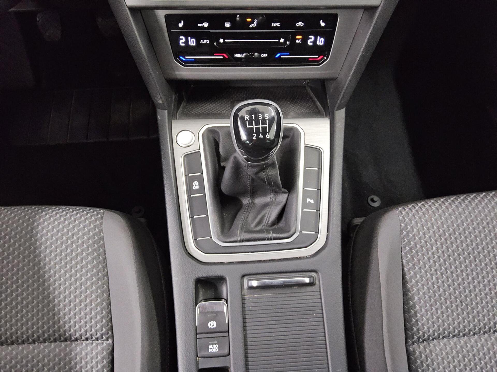 Volkswagen Passat Var. 2.0 TDI Navi LED RFK AHK ACC 6