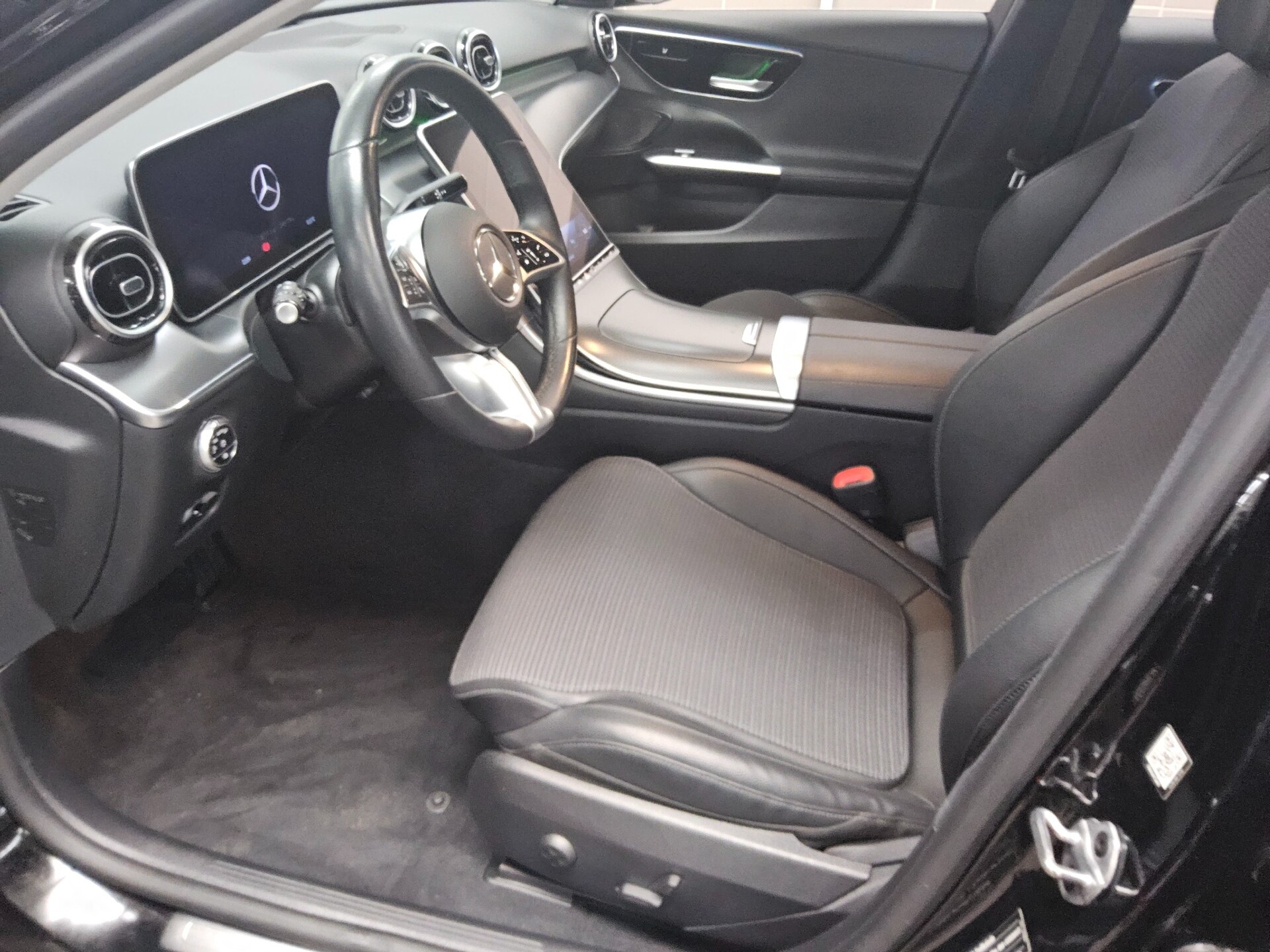 Mercedes-Benz C 300 T e Avantgarde Navi LED RfK AHK Distronic+ 9