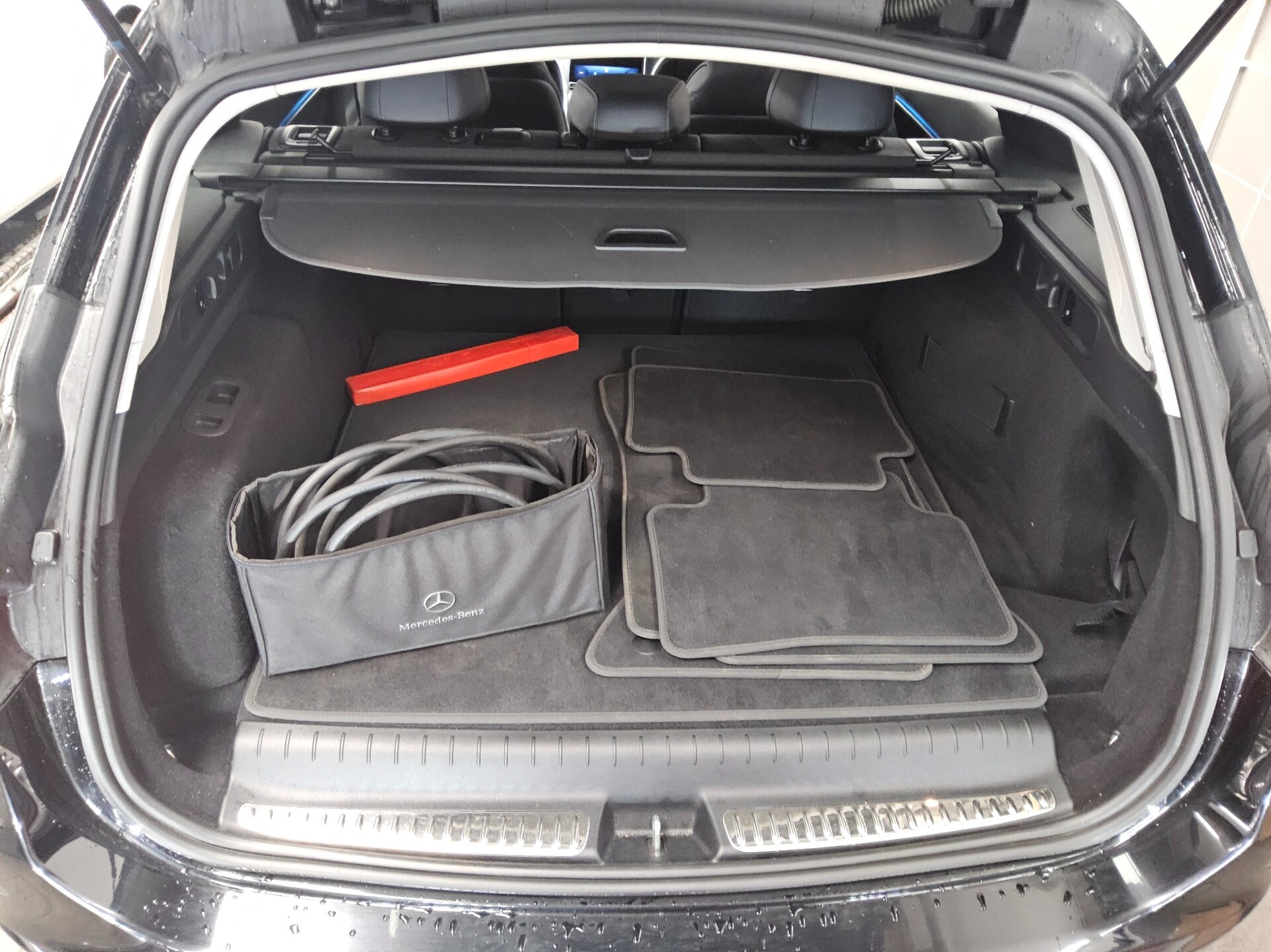 Mercedes-Benz C 300 T e Avantgarde Navi LED RfK AHK Distronic+ 12