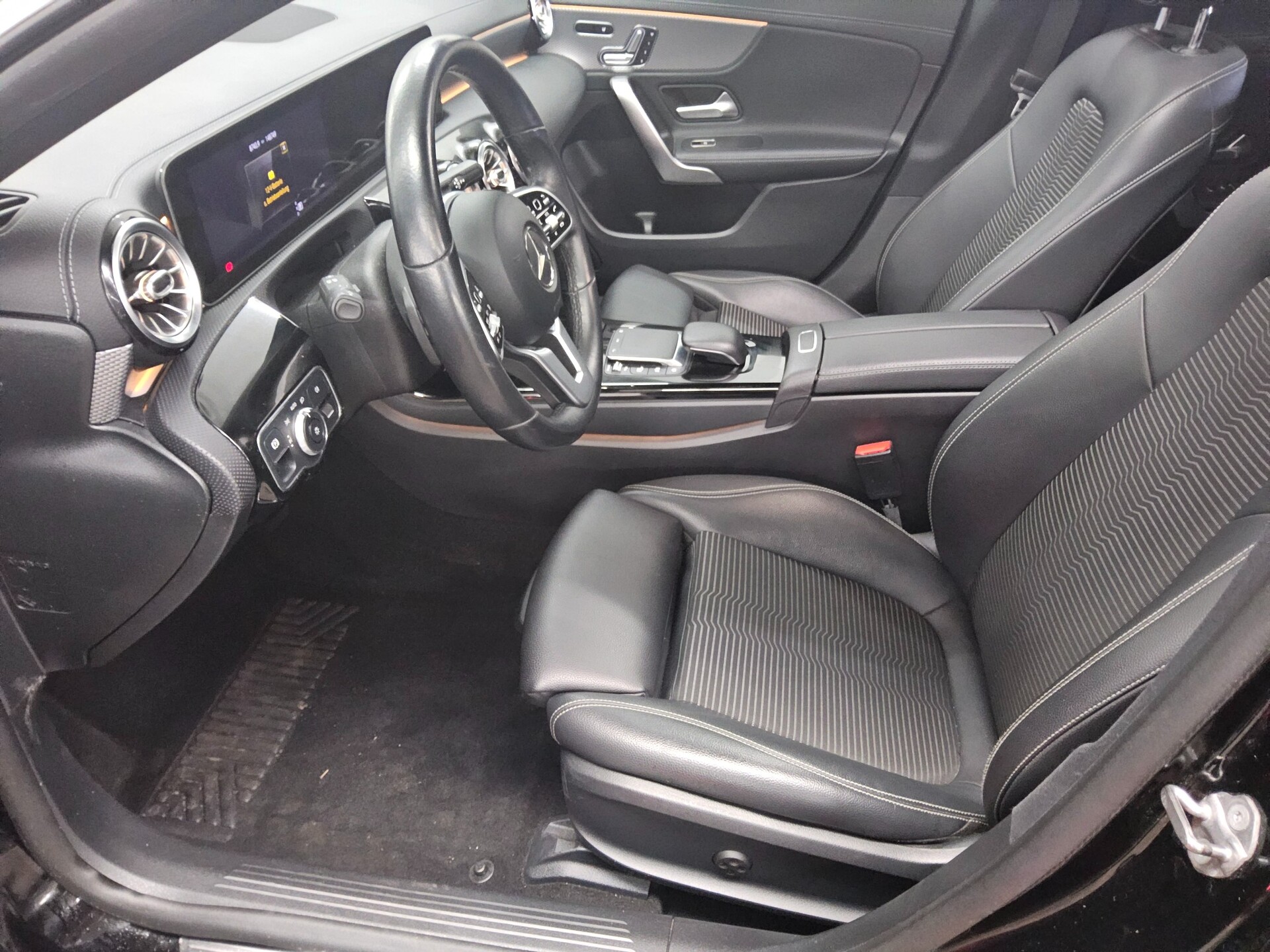 Mercedes-Benz CLA 220 SB d Progressive Navi Pano MB-LED RfK 9