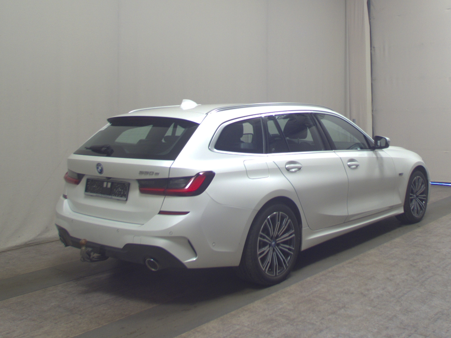 BMW 330e Touring M-Sport Navi LED+ LC-Pro HiFi AHK 4