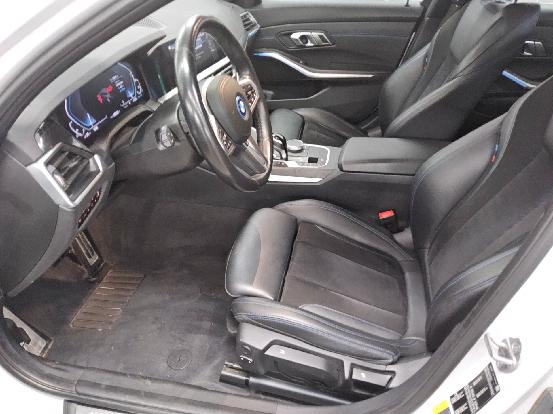 BMW 330e Touring M-Sport Navi LED+ LC-Pro HiFi AHK 9