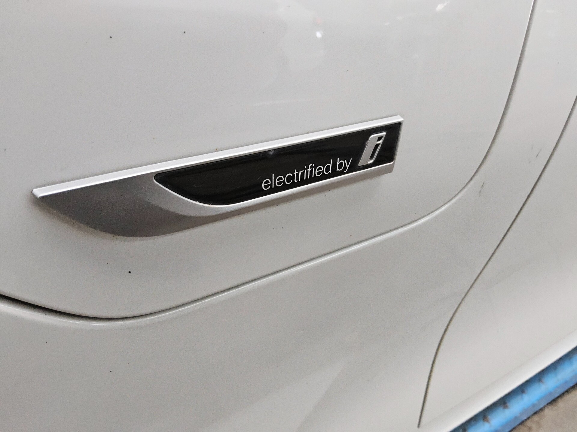 BMW 330e Touring M-Sport Navi LED+ LC-Pro HiFi AHK 12