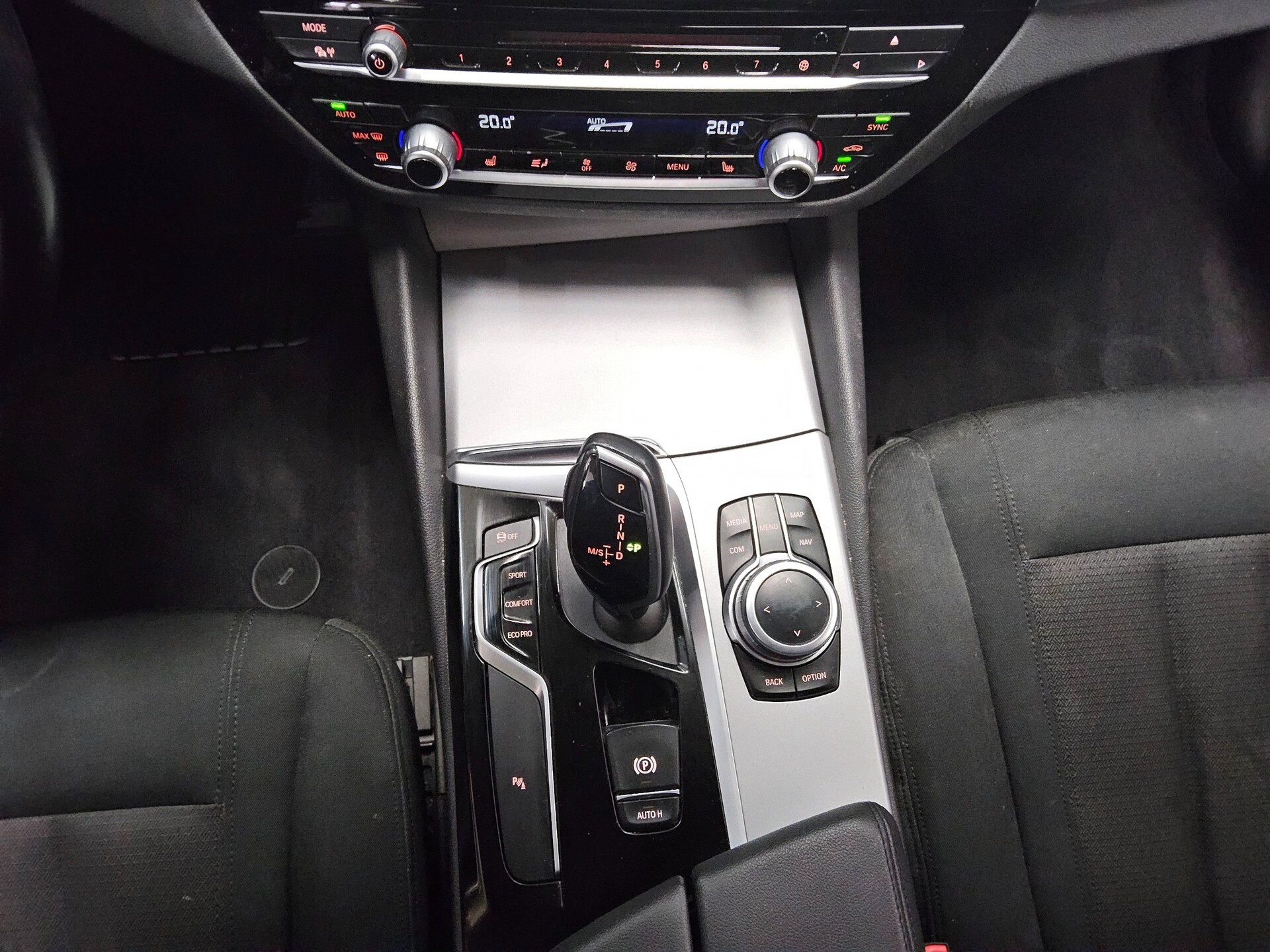 BMW 520dA Touring Navi LED PDC SHZ 6