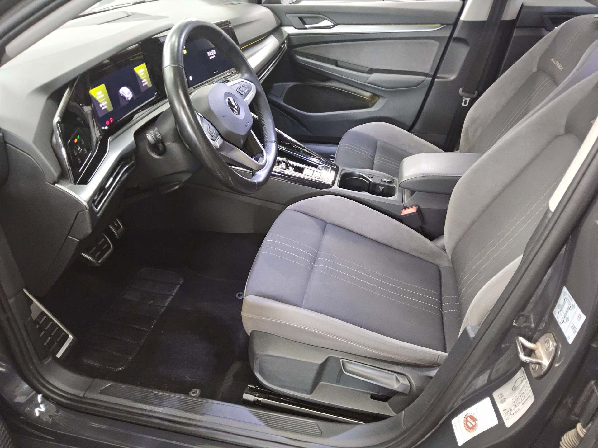 Volkswagen Golf-8 Alltrack 2.0 TDI 4M Navi DC AHK ACC 9