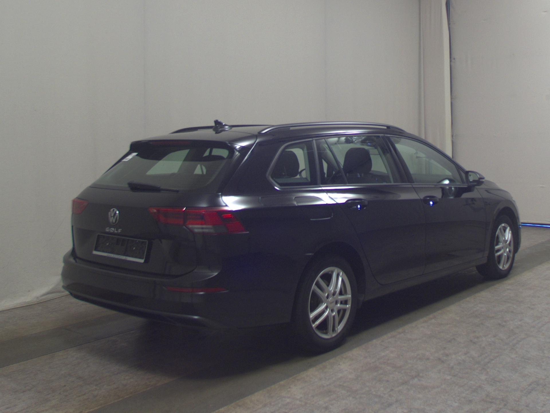 Volkswagen Golf-8 Var. 2.0 TDI Life Navi DC LED+ ACC Shz 4