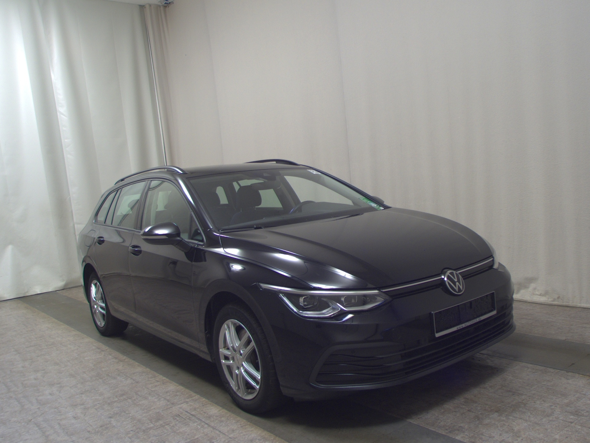 Volkswagen Golf-8 Var. 2.0 TDI Life Navi DC LED+ ACC Shz 3