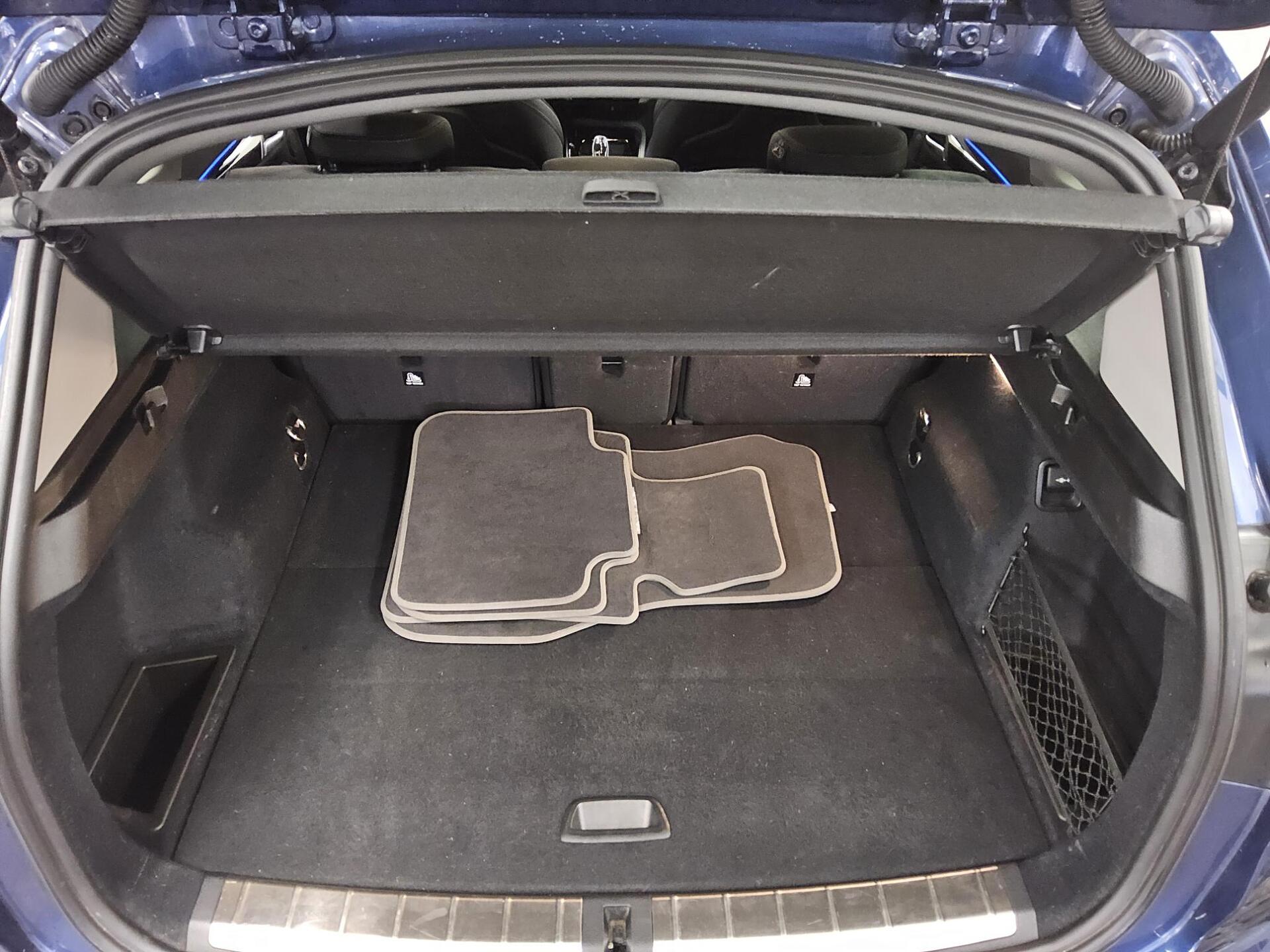 BMW X1 sDrive20i X-Line Navi LED T-Leder RFK Memory 11