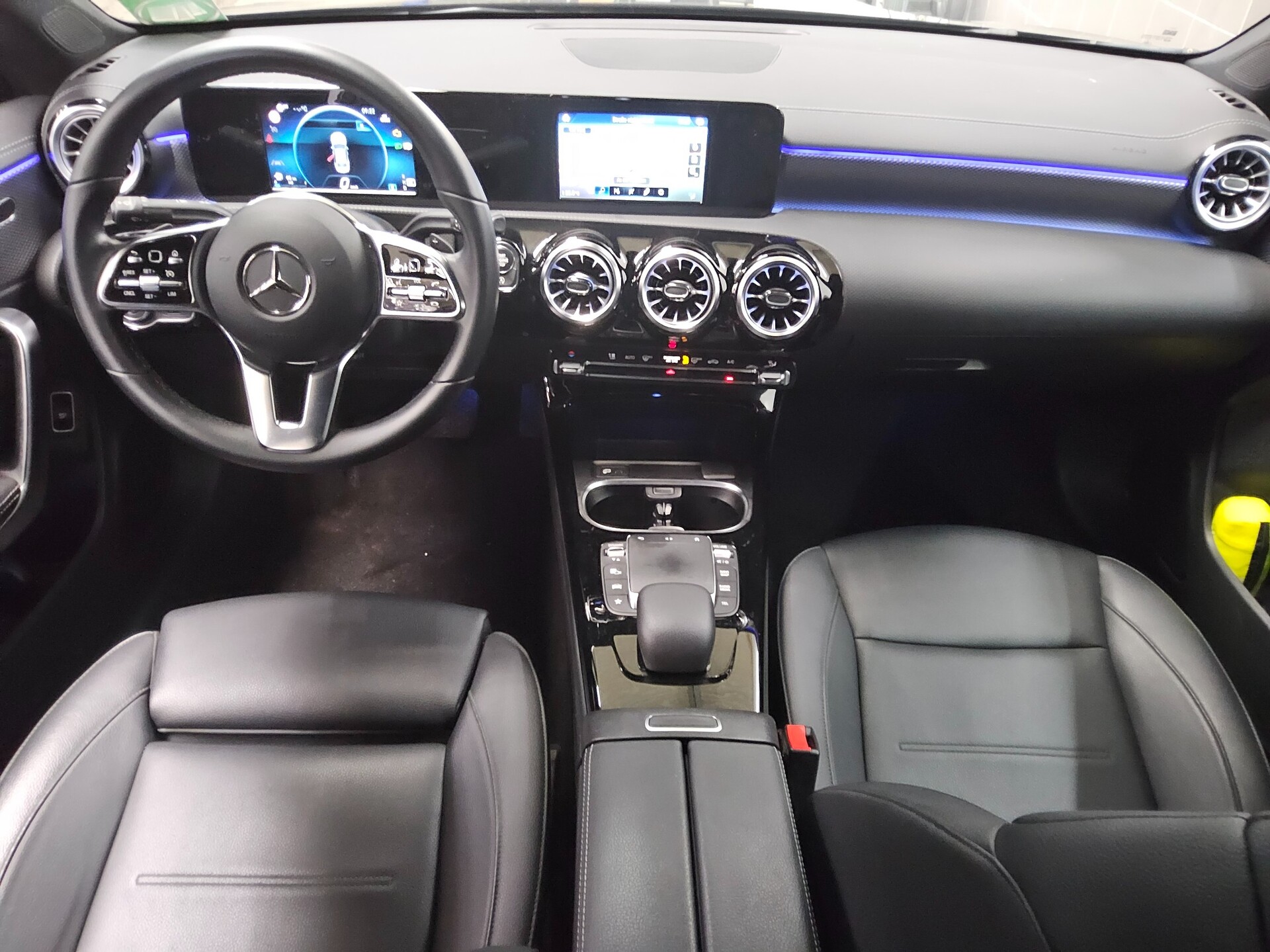 Mercedes-Benz CLA 220 d Progressive Navi LED MBUX AHK Sound 5