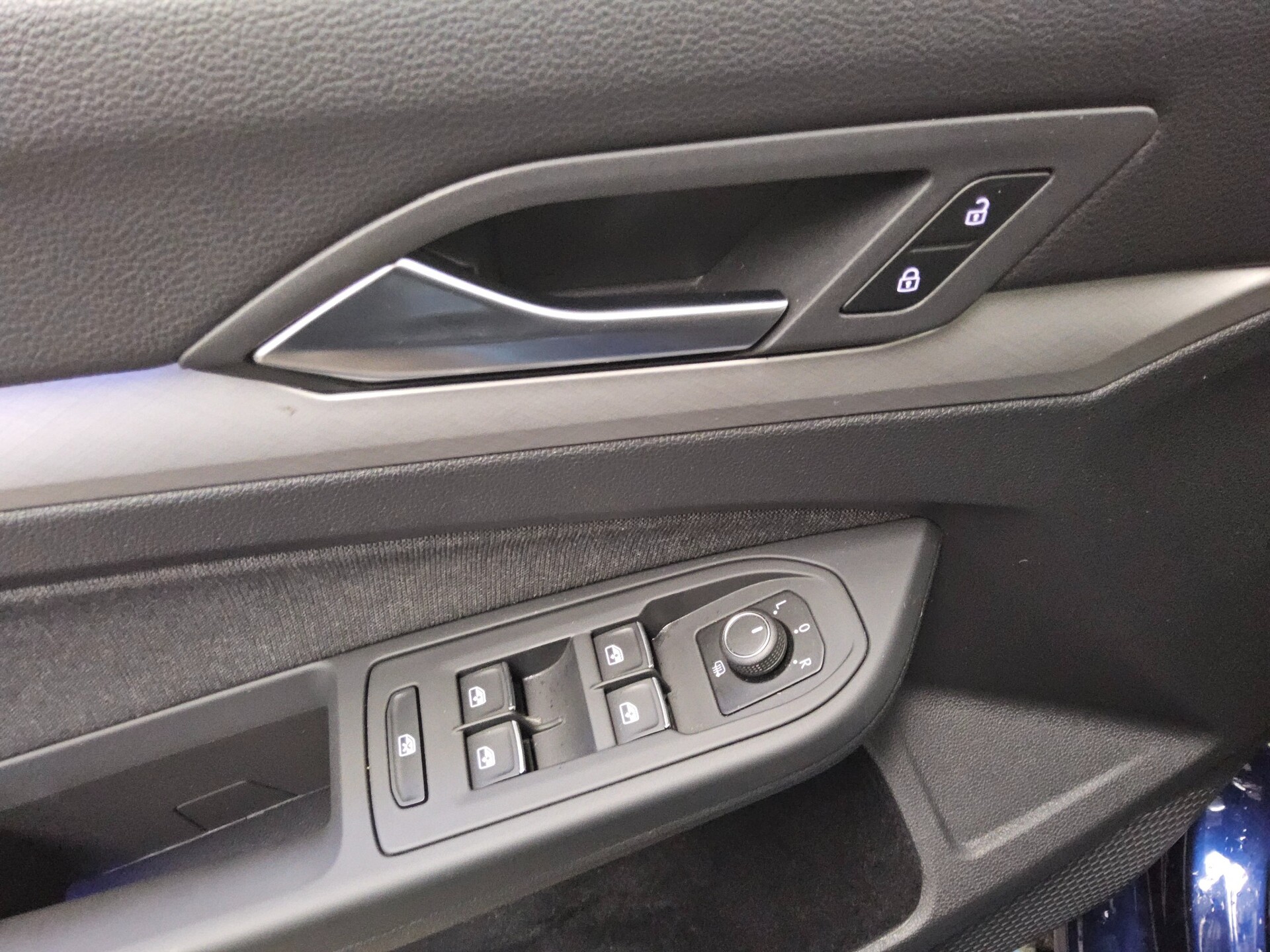 Volkswagen Golf-8 Var. 2.0 TDI Life Navi LED DC RfK Shz ACC 9