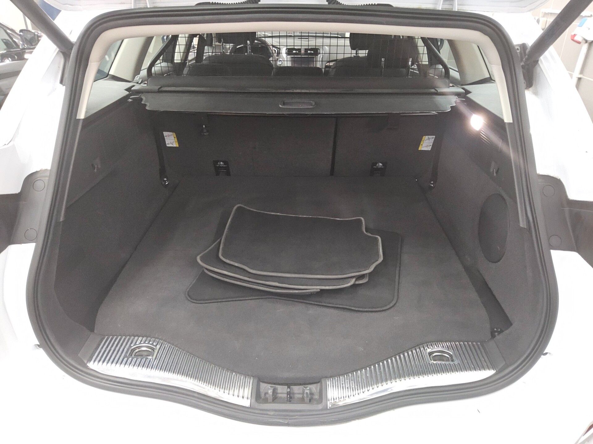 Ford Mondeo Turnier 2.0 EB Titanium Navi LED 4xSHZ 11