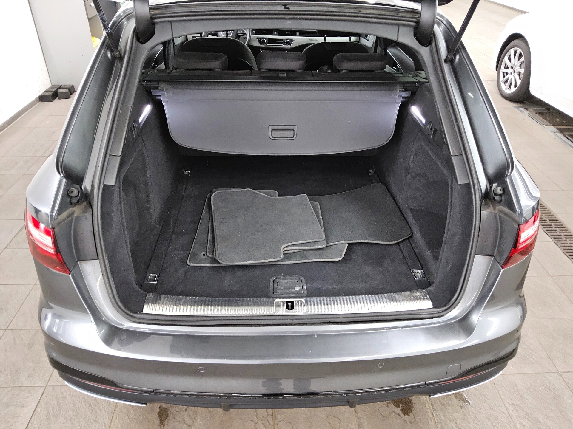 Audi A4 Avant 40 TDI Qu. S-Line Navi+ LED Panorama 13