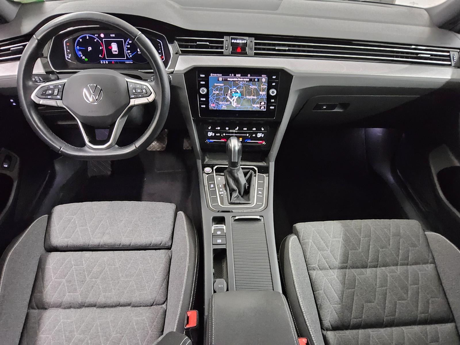 Volkswagen Passat Var. 2.0 TDI Business Navi LED ACC RfK DC 5