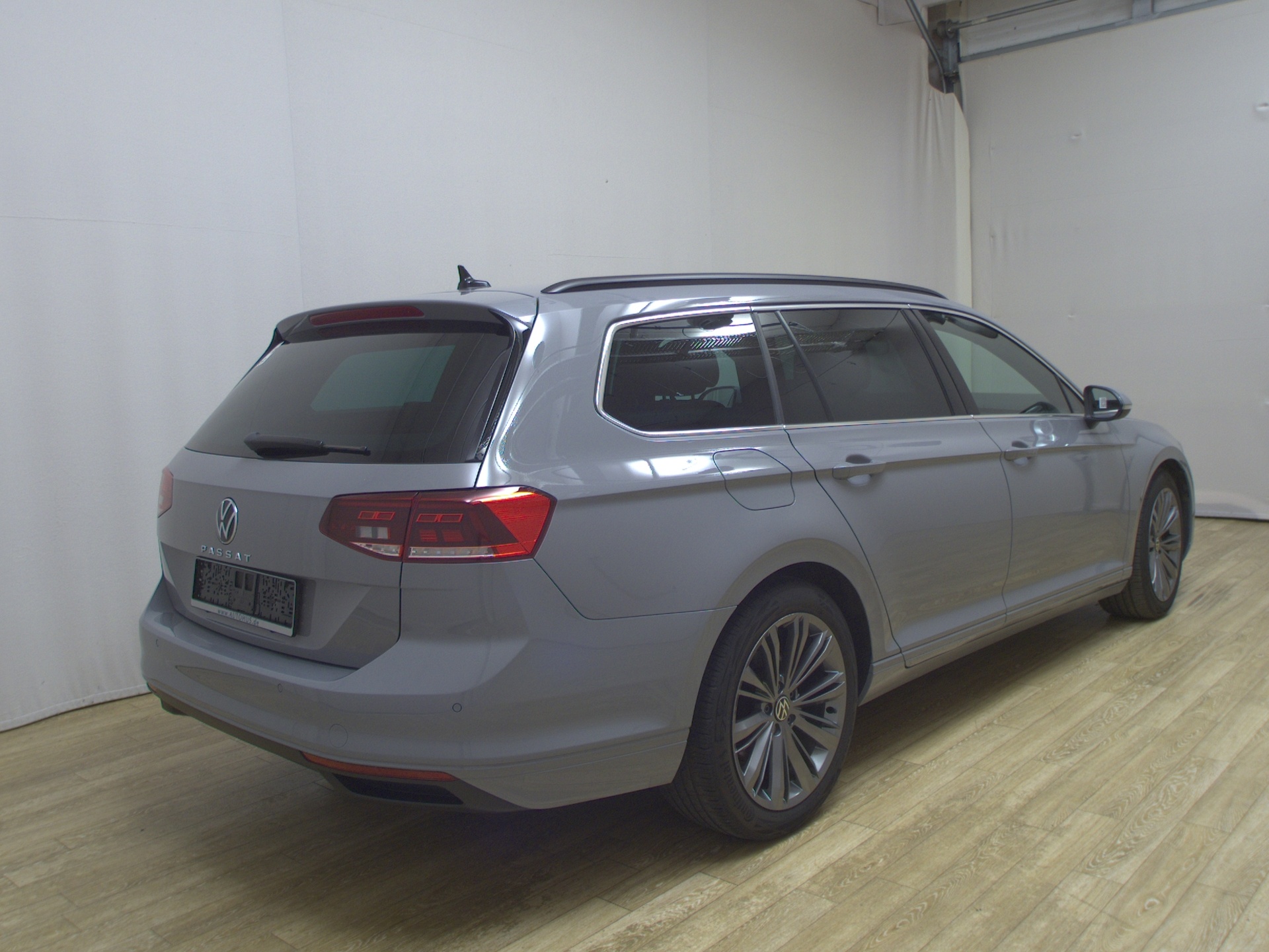 Volkswagen Passat Var. 2.0 TDI Business Navi LED ACC RfK DC 4