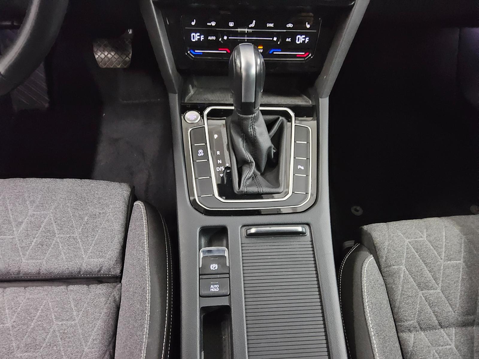 Volkswagen Passat Var. 2.0 TDI Business Navi LED ACC RfK DC 6