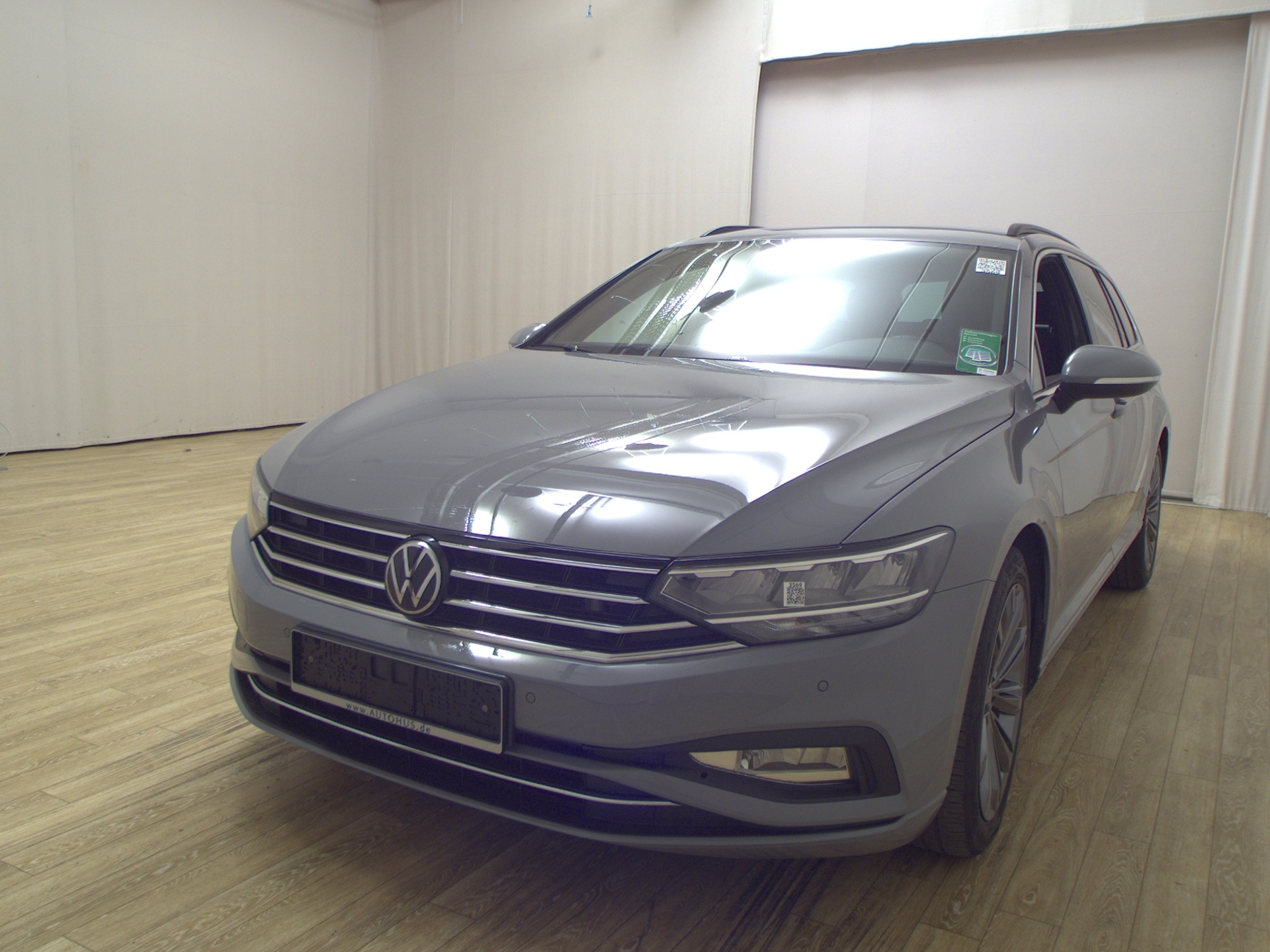 Volkswagen Passat Var. 2.0 TDI Business Navi LED ACC RfK DC 2