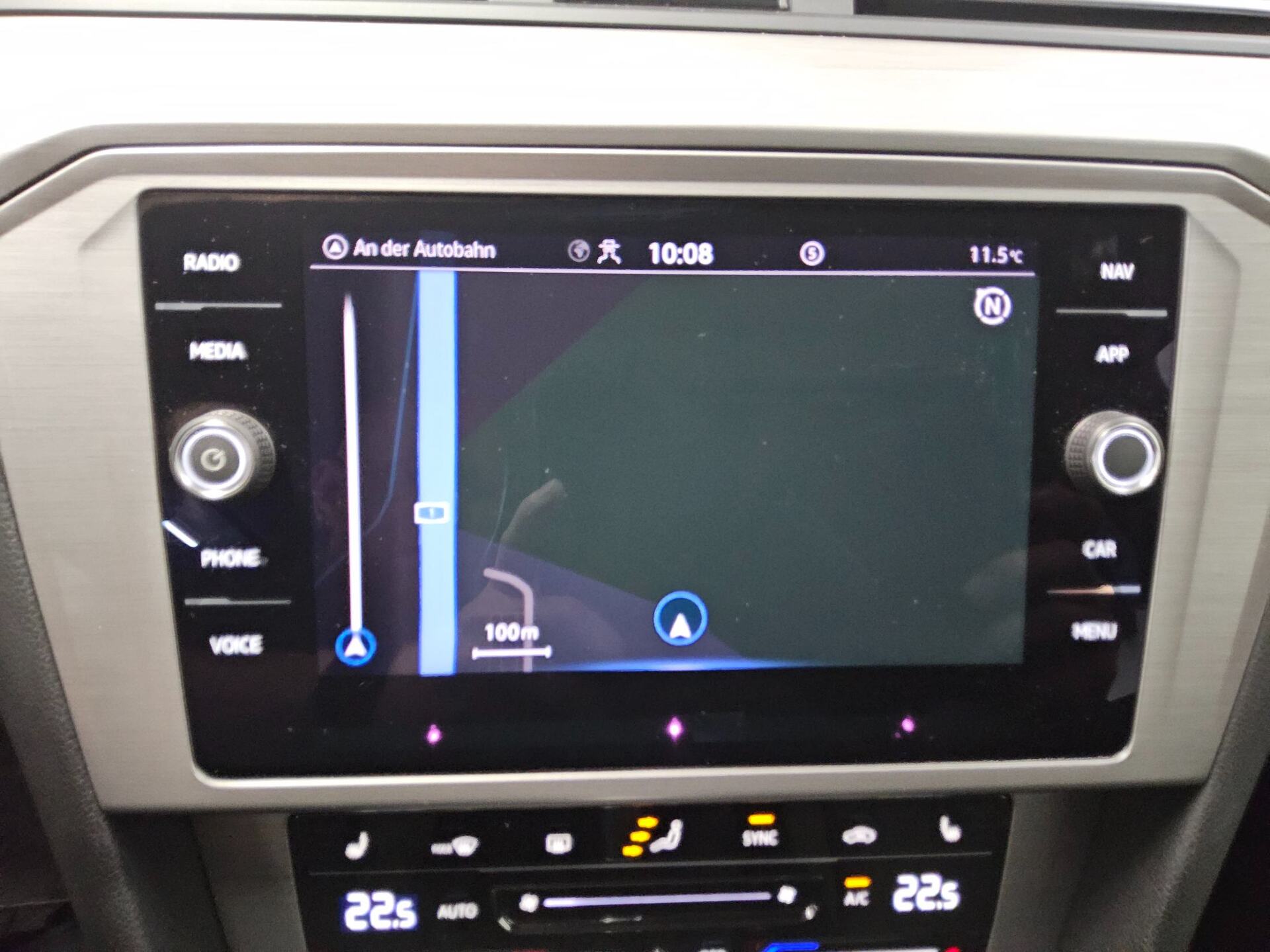 Volkswagen Passat Var. 2.0 TDI Navi LED AHK RFK ACC 7