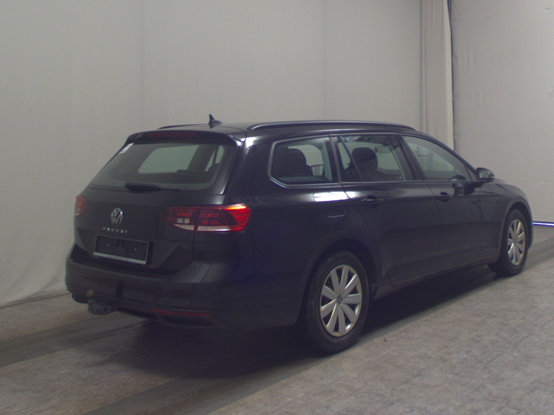 Volkswagen Passat Var. 2.0 TDI Navi LED AHK RFK ACC 4