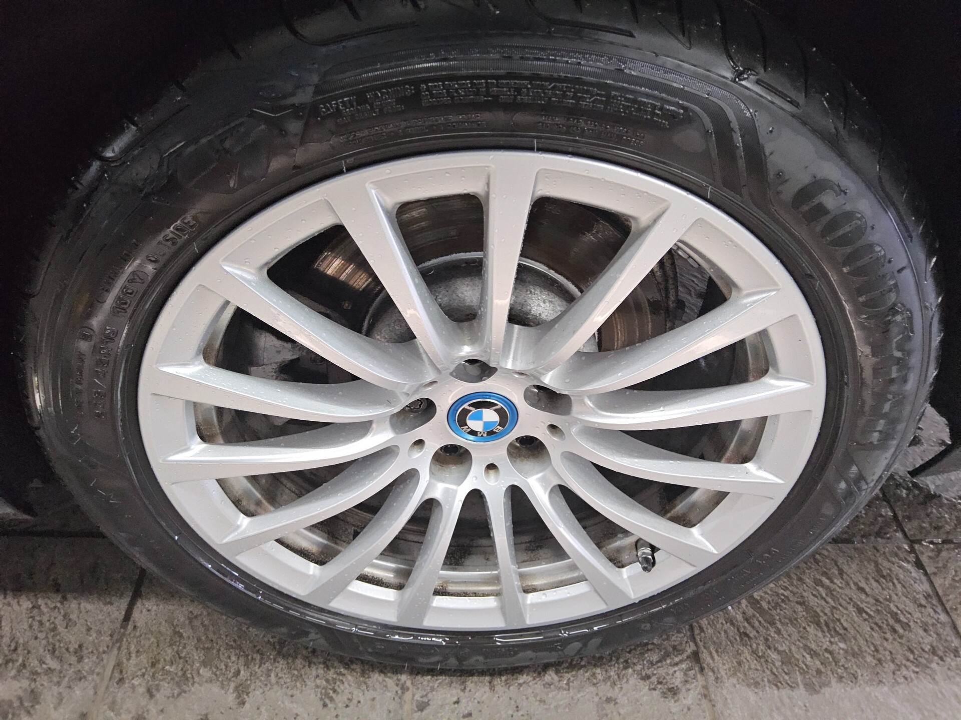 BMW 530e Touring e Leder Navi LED LC-Prof RFK AHK 11