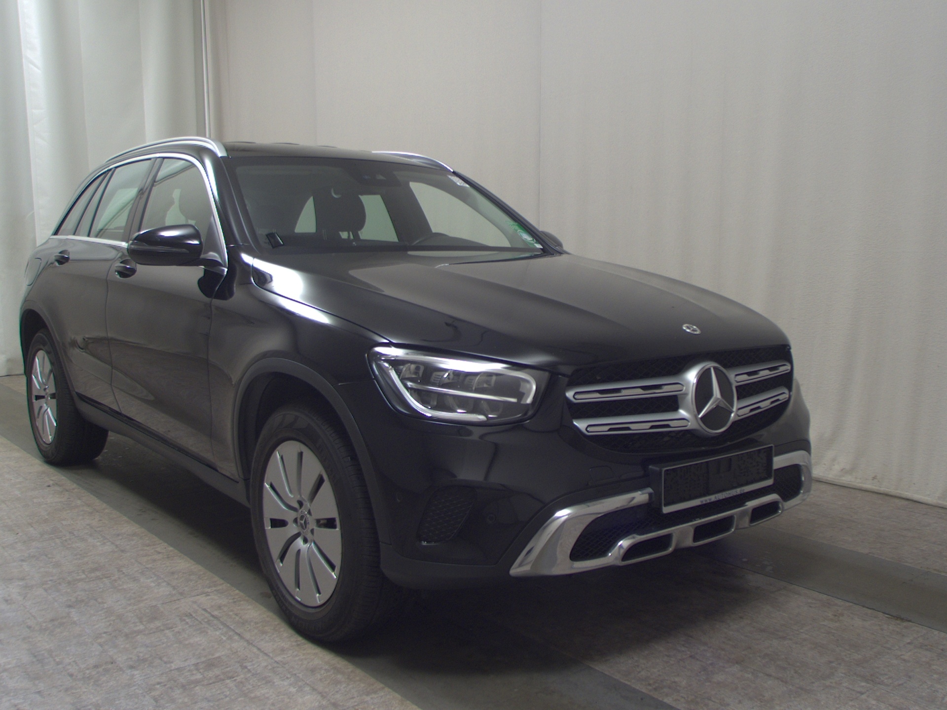 Mercedes-Benz GLC 300 e 4M Navi LED PDC SHZ 3