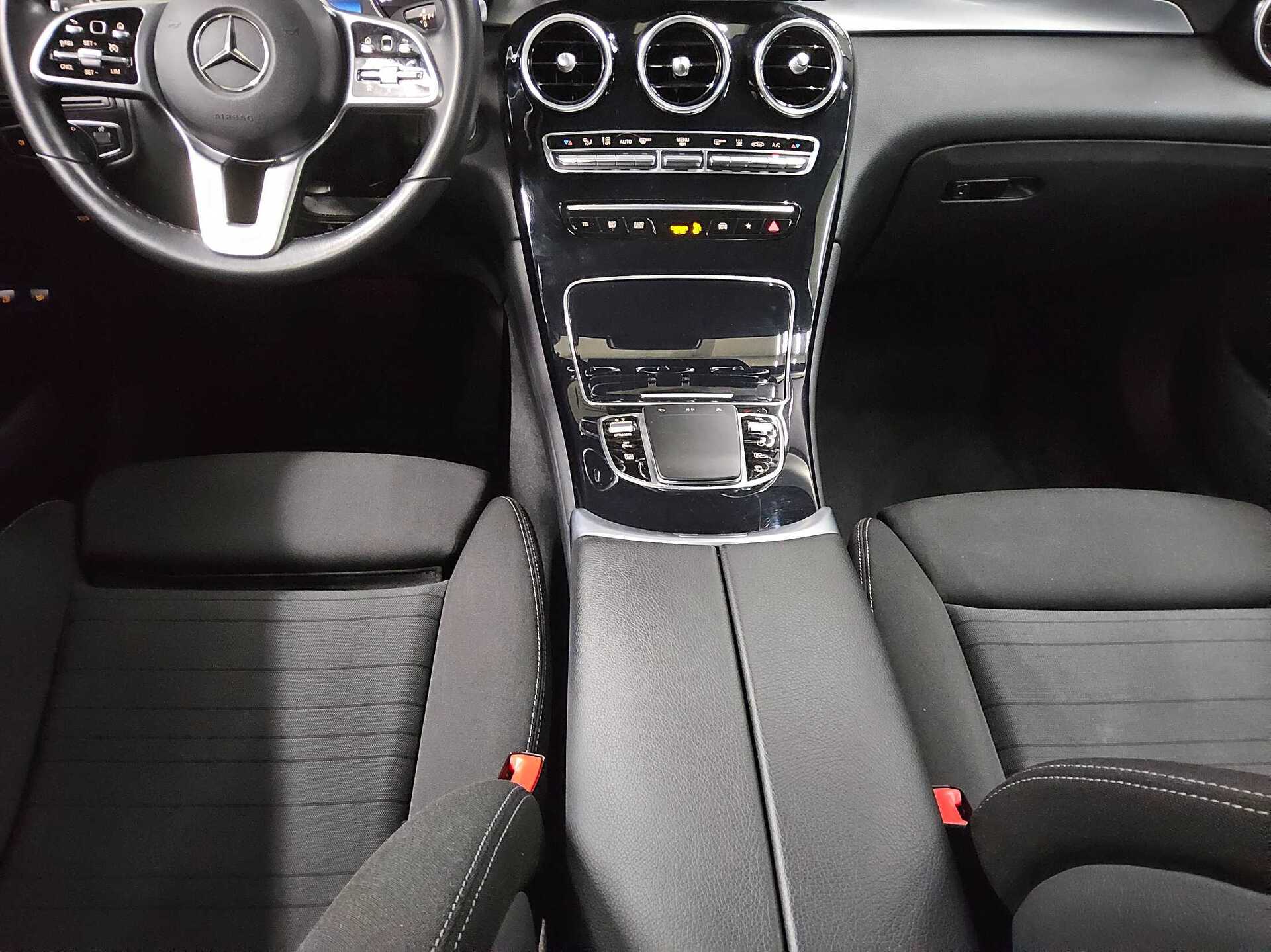 Mercedes-Benz GLC 300 e 4M Navi LED PDC SHZ 6