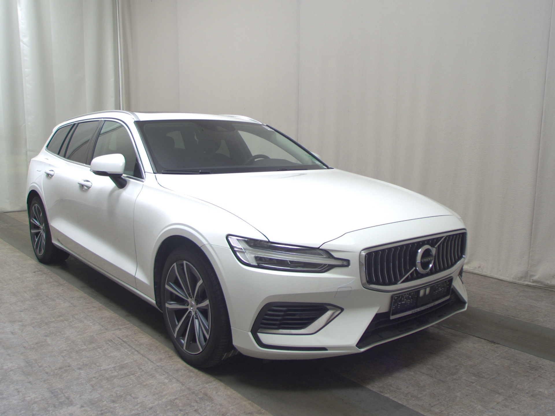 Volvo V60 T6 AWD Inscription Navi Pano LED AHK RFK 3