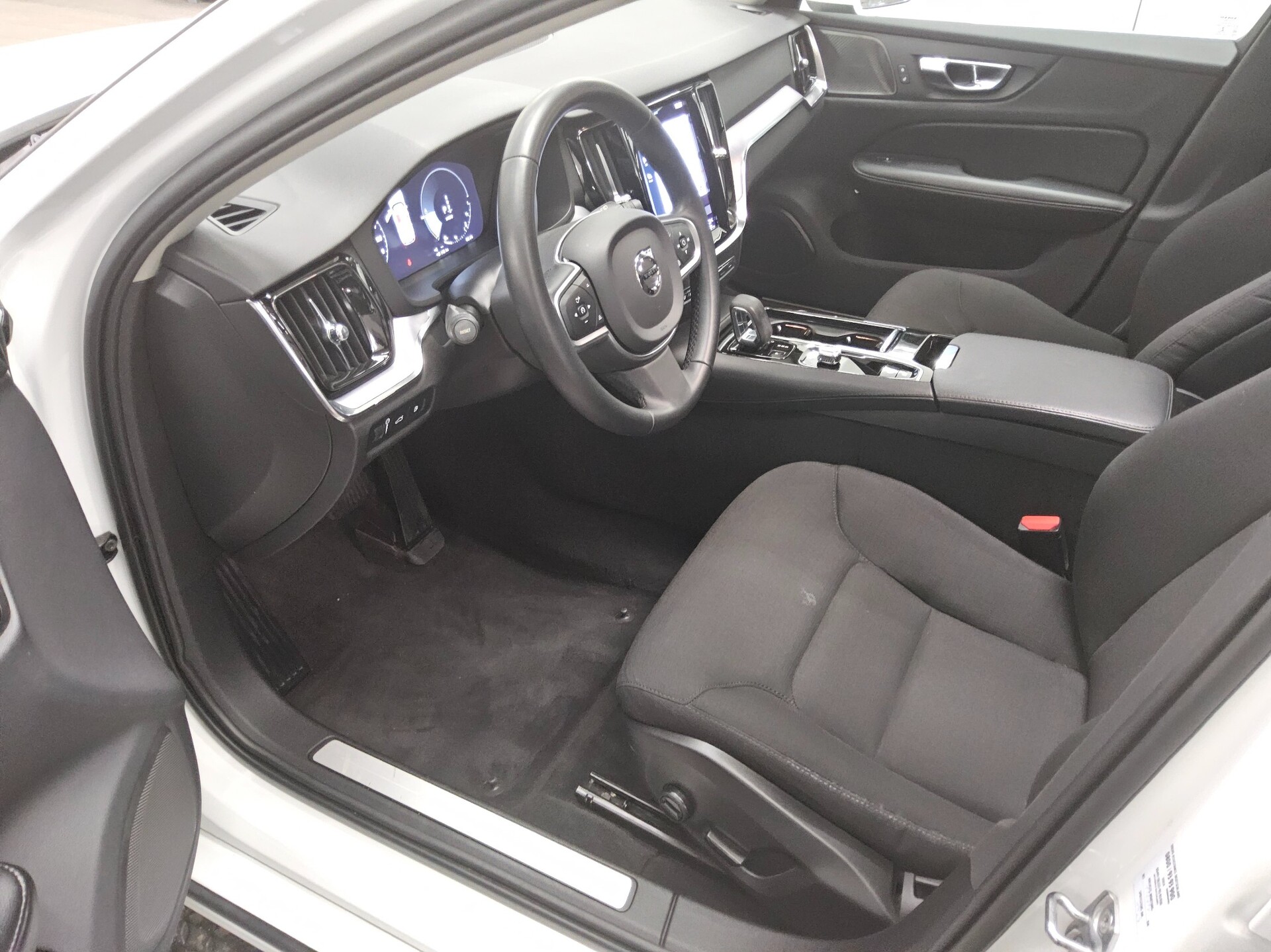 Volvo V60 T6 AWD Inscription Navi Pano LED AHK RFK 8