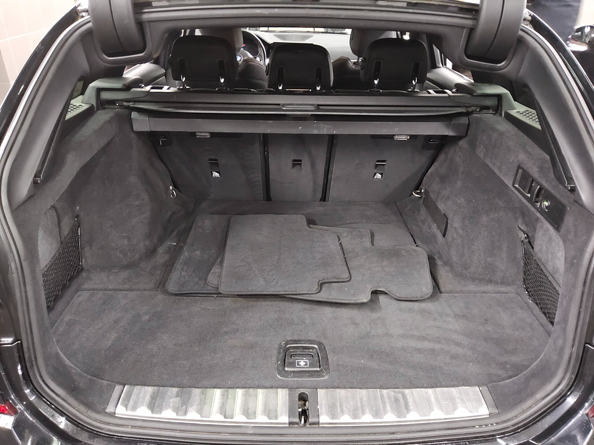 BMW 330i Touring M-Sport Navi Laser HuD LC+ HiFi AHK 11