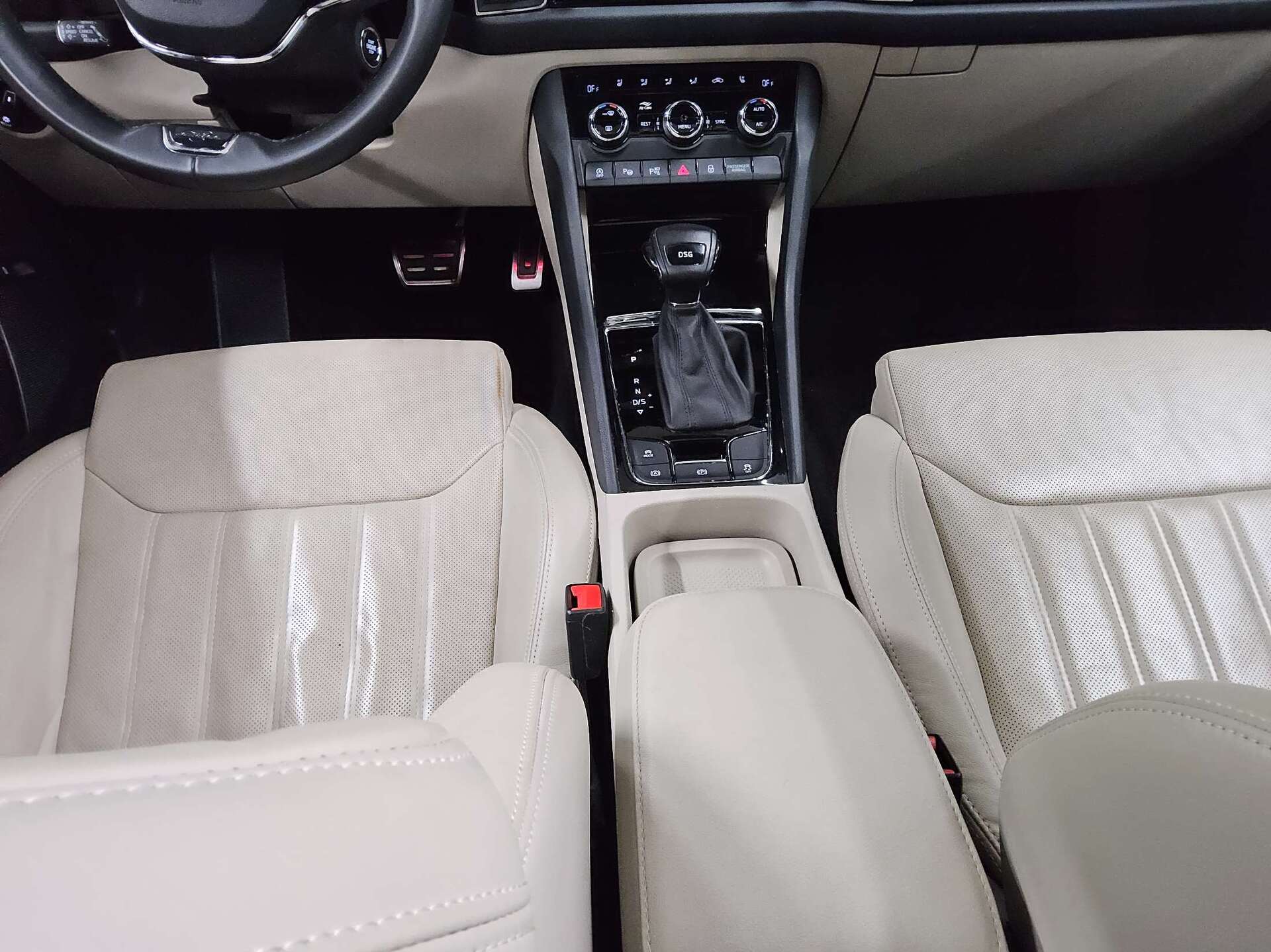 Skoda Kodiaq 2.0 TDI L&K 7-Sitze AHK Navi LED vc Pano 6