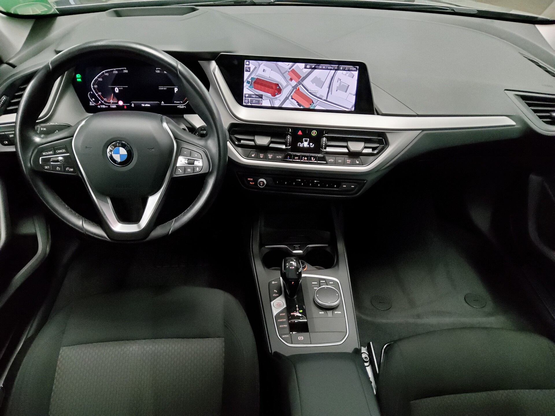 BMW 118dA Advantage Navi LED LC Pro HuD PDC SHZ 5