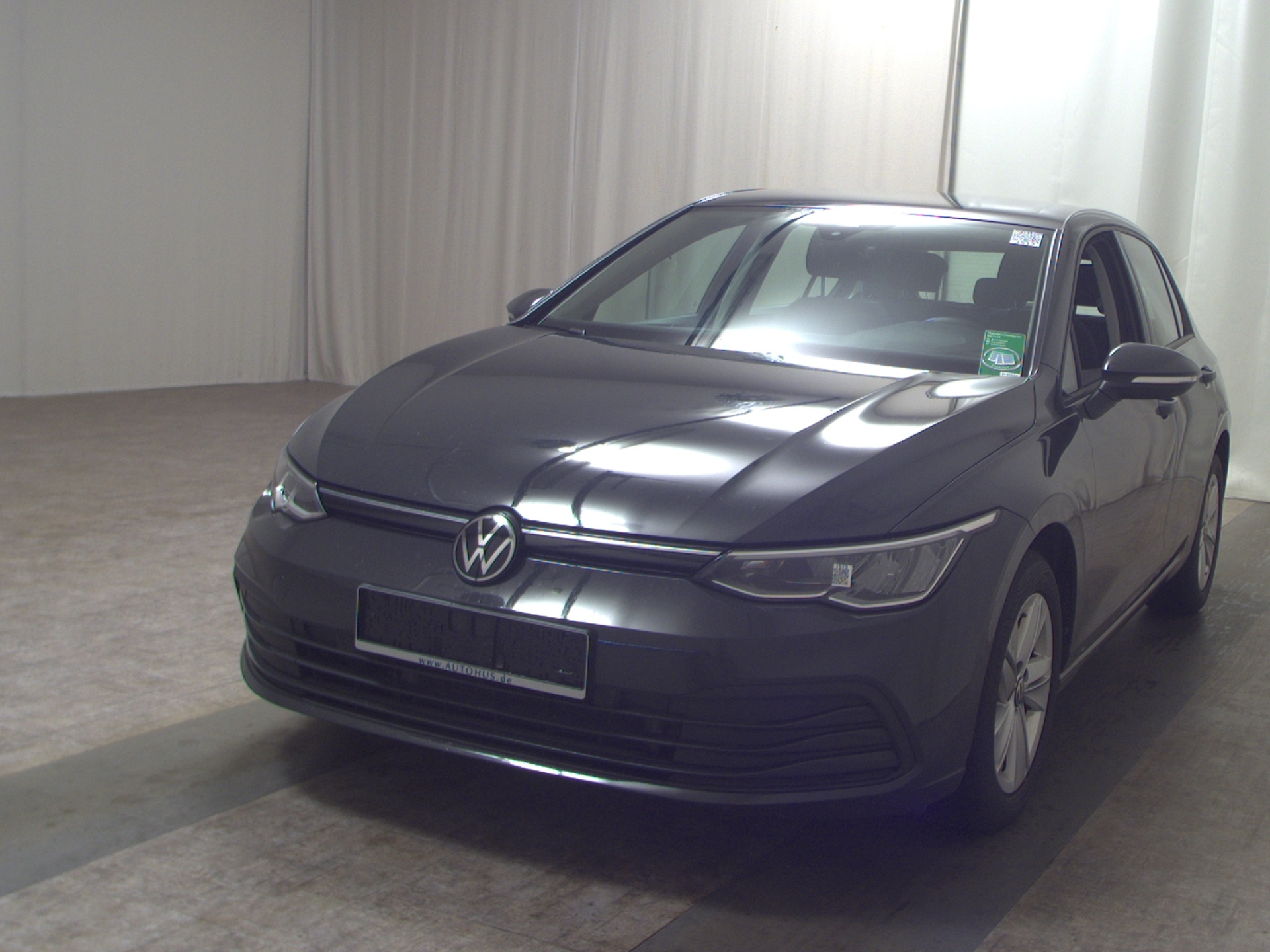 Volkswagen Golf-8 2.0 TDI Life Navi LED AID ACC PDC 2