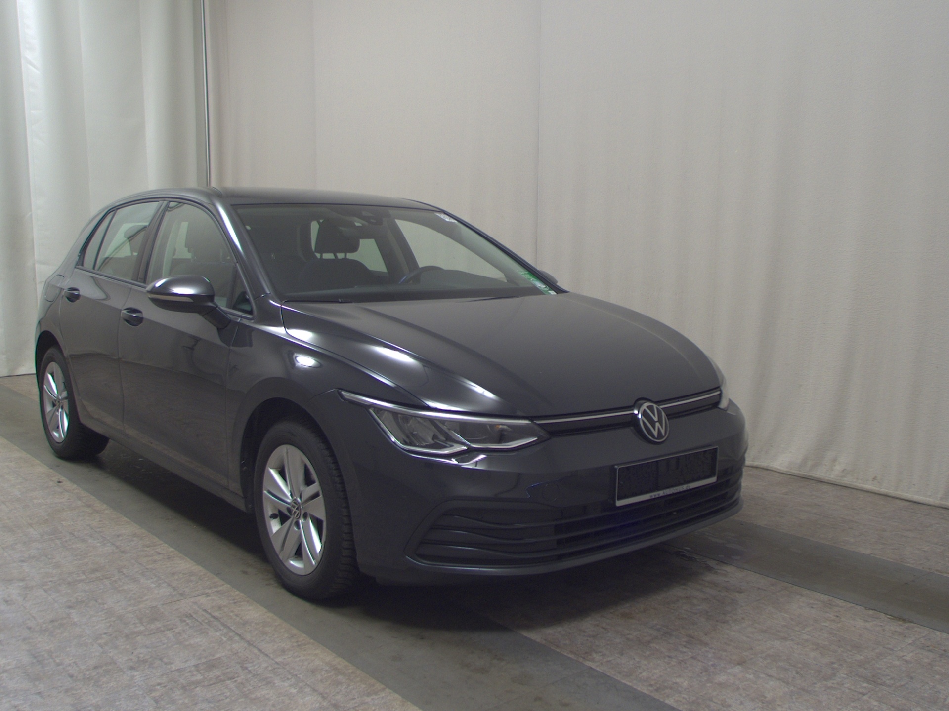 Volkswagen Golf-8 2.0 TDI Life Navi LED AID ACC PDC 3