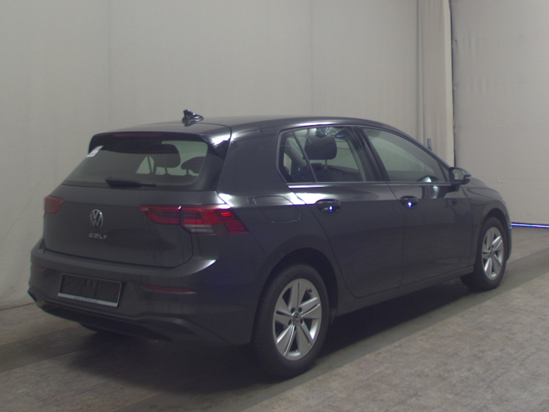 Volkswagen Golf-8 2.0 TDI Life Navi LED AID ACC PDC 4